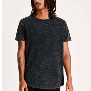 Camiseta con efecto acid wash y desgaste vintage, tela suave y transpirable, corte moderno y urbano, perfecta para uso casual y estilo cómodo para el día a día. - Product Image 4