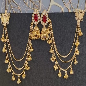 Cadena de Oreja de Primera Calidad, Jhumka Tradicional, Perfecta para Usar en Fiestas - Product Image 1