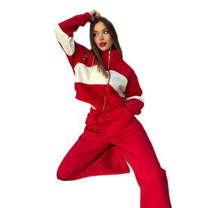 Ensemble de survêtement deux pièces en molleton de coton pour femme, avec sweat à capuche zippé color block rouge et pantalon large, style streetwear tendance - Product Image 1