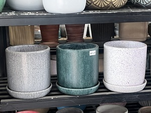 Jardinière moderne en terre cuite avec finition sculptée à la main, écologique et légère, pour la maison et le jardin - Product Image 5