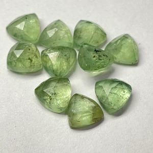 Offre Spéciale – Pierre précieuse naturelle de kyanite verte de 5 mm, taille triligne, gemmes facettées vertes magnifiques pour la joaillerie - Product Image 5