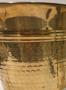 Vase à fleurs rustique en laiton fait main, minimaliste, avec texture martelée et bord évasé, pour la décoration de plantes de jardin, durable - Product Image 6
