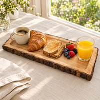 Plateau de service en bois naturel avec bord en écorce |   Plateau rectangulaire en bois rustique pour table à manger, décoration intérieure, présentoir de service, organisateur décoratif