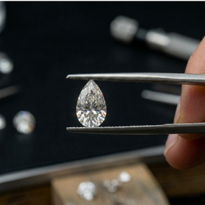 Diamant de laboratoire cultivé, taille poire, 4,00-5,00 ct, D-E-F VS-VVS - Product Image 1