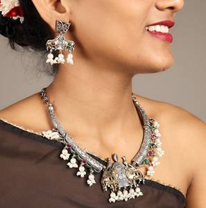 Parure de collier et boucles d'oreilles bohème en laiton plaqué or et argent antique bicolore, ornée d'éléphants et de pierres d'onyx, pour mariée et femme - Product Image 3