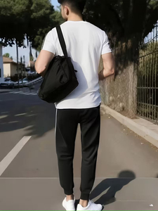 Conjunto Deportivo Informal de Verano para Hombre, Camiseta Blanca de Manga Corta con Rayas Negras y Pantalones Deportivos Negros - Product Image 6