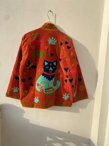 Chaqueta Suzani de Terciopelo Naranja Quemado con Bordado de Tigres Gemelos, Diseño Colorido Bohemio, Manga Larga, Ropa Exterior de Otoño para Mujer - Product Image 2