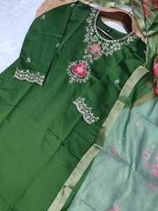 Costume Salwar indien Chanderi tendance et best-seller, dernière collection, broderie exclusive, vêtements ethniques élégants pour femmes, pour les occasions spéciales - Product Image 4