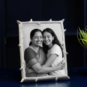 Decorative <b>Metal</b> <b>Frame</b> Modern Wall Art <b>Frame</b> Stylish Display <b>Frame</b> for Home Living Room Office Wall Decor and Gifting Use - Product Image 3