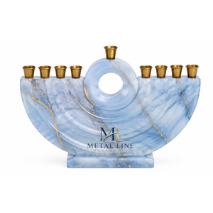 Candelabro de Resina con Efecto Mármol Azul de Lujo, Diseño Moderno de 9 Ramas, Candelabro de Hanukkah, Regalos Judíos Elegantes Personalizados, Vela Judaica - Product Image 3