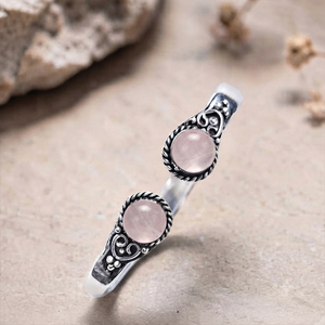 Bracelet manchette en quartz rose motif floral, plaqué or et argent, serti clos, design classique, en laiton, bijou unisexe, cadeau par Jewelry Town - Product Image 4