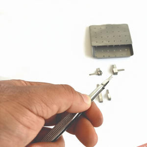 Juego de micropinzas Acland para microcirugía con caja y aplicador de pinzas - Product Image 5