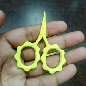 Mini ciseaux à broder mignons en forme de fleur, en acier inoxydable, pour droitiers, à 30 dents, pour la coupe des cheveux, pour les amateurs de bricolage - Product Image 4