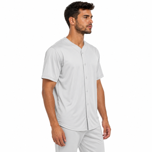 Camiseta deportiva duradera, diseñada con un material transpirable y elegante para entrenamiento regular y juego activo, con una calidad confiable. - Product Image 2