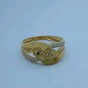 Elegante Anillo de Búho en Oro Amarillo con Detalles de Diamantes, Joyería Única Inspirada en Animales para Mujer - Product Image 2