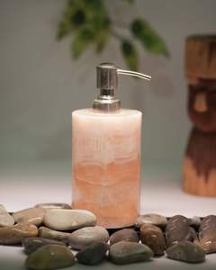 Exclusivos Dispensadores Desechables de Resina Epoxi Metálica para Baño con Patrones Artísticos Ecológicos y Características Funcionales - Product Image 5