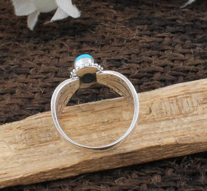 Anillo de Plata de Ley 925 con Turquesa Engastada en Bisel, Hecho a Mano, Estilo Bohemio Clásico, Delicado, Solitario, Certificado, para Boda o Fiesta, de Jaipur - Product Image 4
