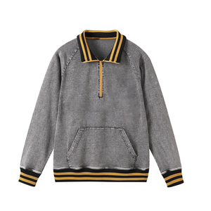 Sweat-shirt personnalisé en denim à col zippé Alpha pour fraternité, avec logo grec brodé, idéal pour l'hiver et les tenues d'équipe – Commande sur mesure en gros - Product Image 3