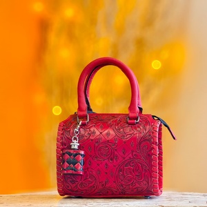 Bolsa de Lona 100% Cuero Genuino con una Piedra Turquesa Incrustada en el Centro, Tallado Floral Hecho a Mano, Bolsa de Lona Rosa - Product Image 4