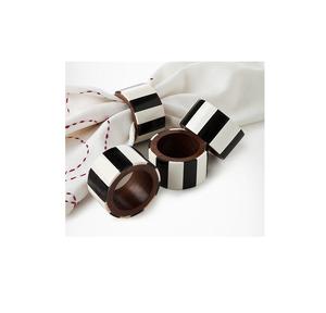 แหวนรองผ้าเช็ดปากเรซิ่นลายไม้ดีไซน์สร้างสรรค์ แหวนรองผ้าเช็ดปากเรซิ่นอีพ็อกซี่ รูปทรงลวดลายหลากหลาย ราคาขายส่งสุดคุ้ม - Product Image 1