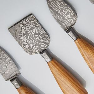 Cuchillo de Cocina Multiusos de Acero Inoxidable con Botón de Presión, Borde Dentado y Mango de Madera para Carne, Pescado, Verduras y Frutas - Product Image 5