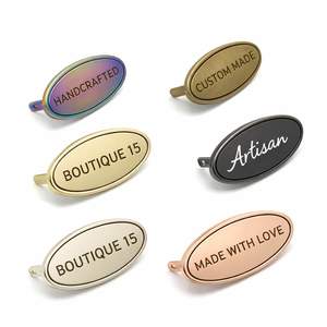 Étiquettes métalliques personnalisées en alliage de zinc pour vêtements, logo 3D en relief, débossé, lavable - Product Image 4