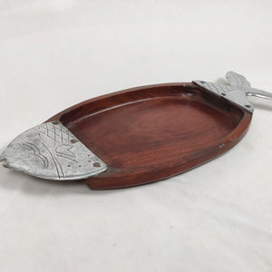 Plateau de service en bois de luxe poli, écologique, design exquis, artisanat supérieur pour des réceptions mémorables - Product Image 1