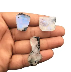 ชิ้นเล็กๆตัวอย่างธรรมชาติสายรุ้งมูนสโตนหยาบไม่ผ่านการบำบัดไฟสีฟ้าสวยงามทำจี้ที่ทำด้วยมือ - Product Image 1