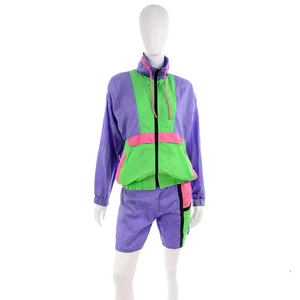 Ensemble de survêtement à capuche color block pour femme, rouge, noir, gris, manches longues, fermeture éclair, short sportif, respirant, en polyester, pour le printemps - Product Image 2