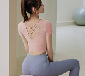 Camiseta Deportiva de Secado Rápido, Top Corto con Relleno en el Pecho, Sensación de Segunda Piel, Transpirable, Ropa de Yoga de Manga Corta - Product Image 3