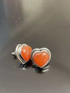 Boucles d'oreilles en argent sterling 925 faites à la main, en forme de cœur, avec pierre de naissance en cornaline, cadeau pour femme - Product Image 5