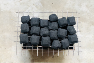 Briquettes de charbon de coco haute performance en forme d'oreiller pour les chaînes de restaurants BBQ, les hôtels, les entreprises de restauration, les aliments de qualité supérieure - Product Image 6