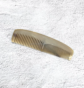 Peigne à cheveux en corne de buffle naturelle Couleur aléatoire Massage de la barbe Peignes multi-usages Taille différente Prix d'usine pour la coiffure - Product Image 3