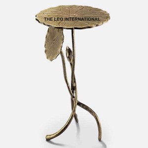 Nordic Light Luxury Hands Shape <b>Round</b> <b>Side</b> <b>Table</b> Glass Top Hand Design Bedside <b>Table</b> Living Room Small <b>Table</b> for Hotel - Product Image 6