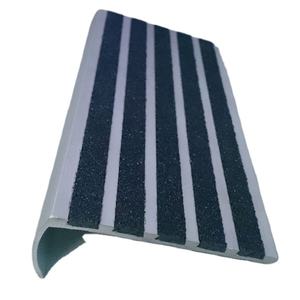 Naso antiscivolo in alluminio antiscivolo per scale in legno - Product Image 4