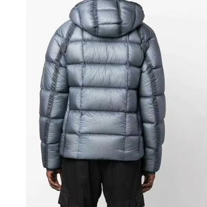 แจ็คเก็ตผู้ชายขายดี แจ็คเก็ตผ้าแคนวาสแบบสบายๆ สไตล์ไฮสตรีท ระบายอากาศได้ดี แห้งเร็ว แขนเสื้อปกติ - Product Image 2