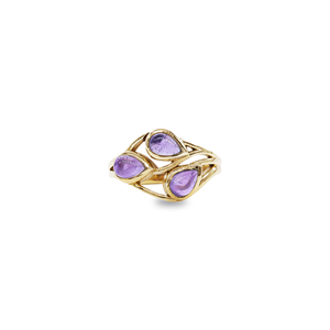 Anillo Estilo Jardín con Trío de Hojas de Amatista |   Anillo de diseño floral chapado en oro sobre latón - Product Image 1