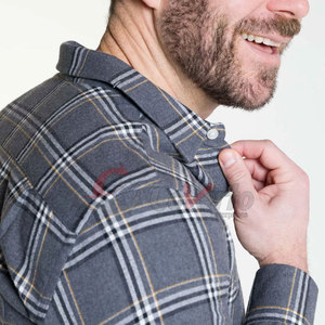 Camisa de Franela Cálida con Mezcla de Algodón Premium y Diseño Elegante para Comodidad al Aire Libre - Product Image 6