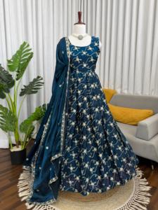 ชุดเดรสอินเดียแบบดั้งเดิมสุดหรูหรา ทำจากผ้าไหมเฟนดี้เนื้อหนา ประดับด้วยงานปักดิ้นและเลื่อม เหมาะสำหรับงานแต่งงาน สำหรับผู้หญิง สวมใส่ในโอกาสพิเศษ - Product Image 6