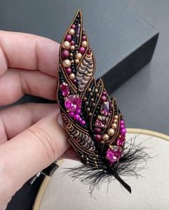 Broche de revers unique faite à la main, brodée et perlée, pour manteaux, écharpes et chapeaux – Broche artisanale de luxe brodée avec - Product Image 6