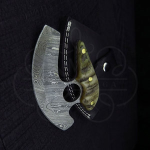 Cuchillo Ulu de Acero de Damasco Hecho a Mano con Mango de Madera Pukka y Funda de Cuero Fino, Cuchillo para Cortar Vegetales y Pizza - Product Image 5