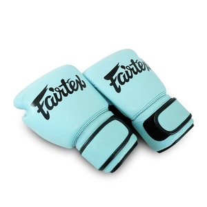 Gants de boxe Muay Thai Fairtex bleu ciel, sur mesure, cuir de haute qualité, poignées ergonomiques, fermeture auto-agrippante, dernières créations, nouveauté - Product Image 4