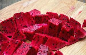 BEST-SELLER |   Tranches de fruit du dragon frais (pitaya) 100% naturelles, collation fruitée pour la consommation quotidienne, vente en gros pour boulangeries, Vietnam - Product Image 6
