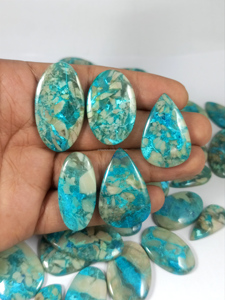 พลอยคริสโซคอลล่าสีน้ำเงินธรรมชาติทรงคาโบชอง พร้อมใบรับรอง IGI ขนาดอิสระตามธรรมชาติ - Product Image 5