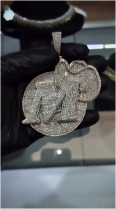 Colgante Redondo Personalizado con Nombre, Estilo Iced Out, Joyería para Hombre, con Micro Pavé y Engaste de Garras - Product Image 2