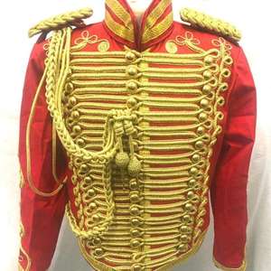 Chaqueta Roja de Húsar para Hombre: Traje de Estilo Militar Ceremonial con Accesorios - Product Image 1