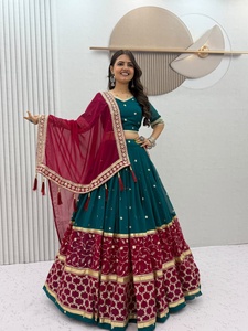 Robe de mariée traditionnelle indienne pour femme, Lehenga Choli, longueur ras du sol, verte et rouge, brodée, en georgette, coupe ample - Product Image 3