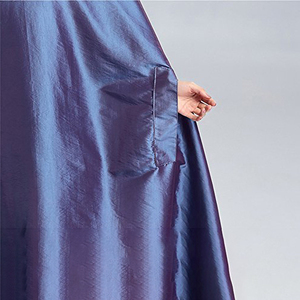Cape de coiffure personnalisée en polyester, tendance pour salon de coiffure, capes de barbier sur mesure très demandées, jetables - Product Image 4