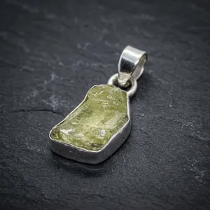 Colgante de Plata de Ley 925 con Cuarzo Limón Crudo, Diseño Minimalista, Unisex, para Uso Diario, Eternal Warmth - Product Image 4