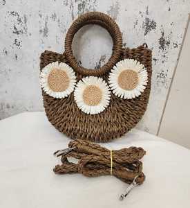 Sac bandoulière demi-lune en paille tressée fait main Elite Craft Studio, motif géométrique brodé en coton, idéal pour la plage - Product Image 1
